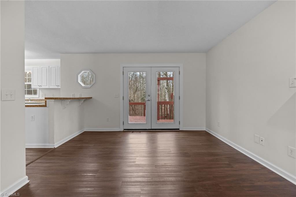 2017 Priya Street Thomasville, NC 27360 - Photo 4 of 31