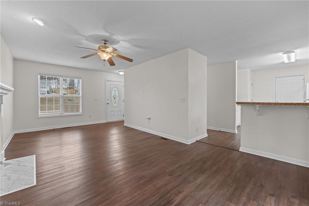 2017 Priya Street Thomasville, NC 27360 - Photo 7 of 31