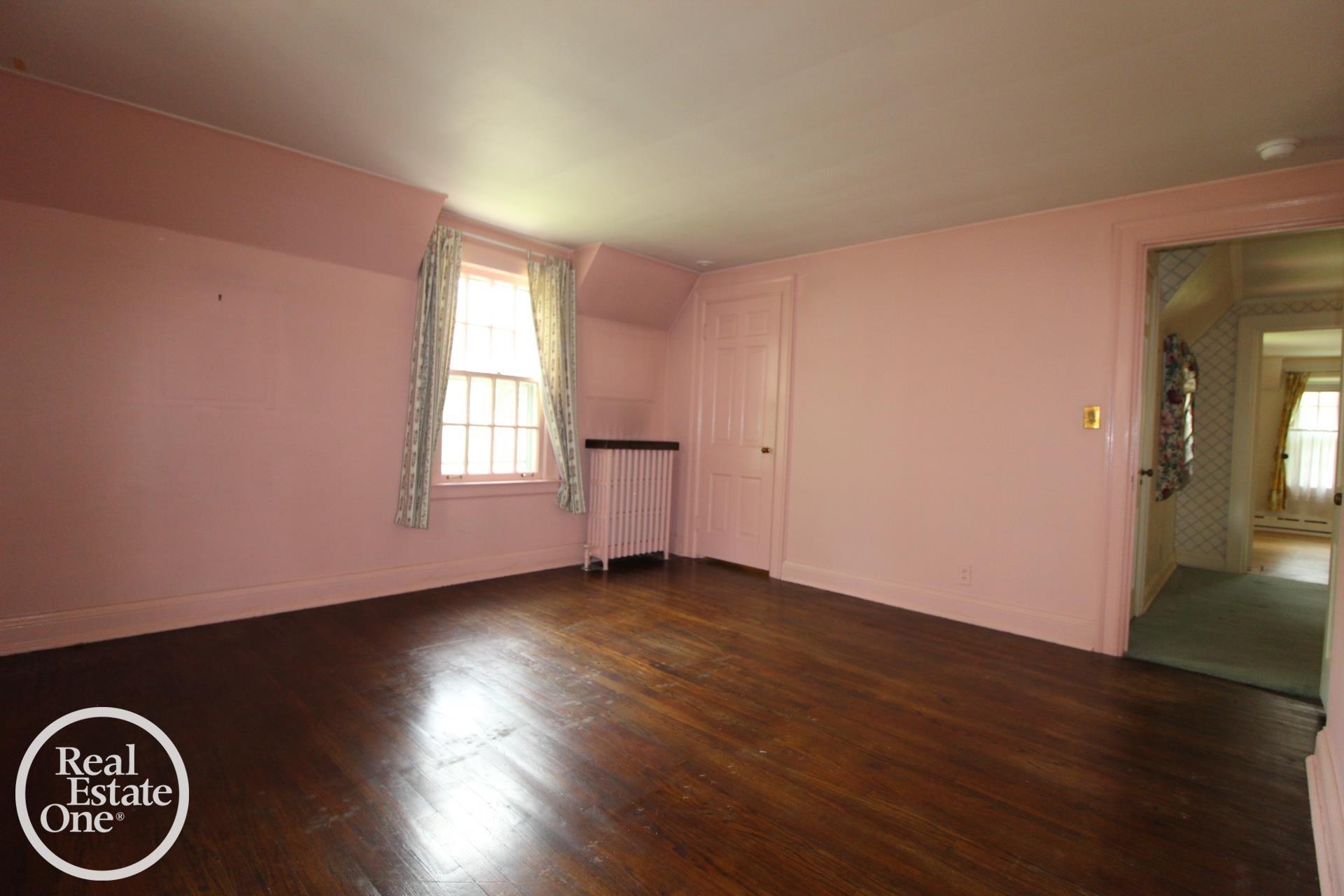 93 Moran Road Grosse Pointe, MI 48236 - Photo 36 of 71 50177408-5c13be7f-5713-40a5-ae9a-29c79322f0cd.JPG