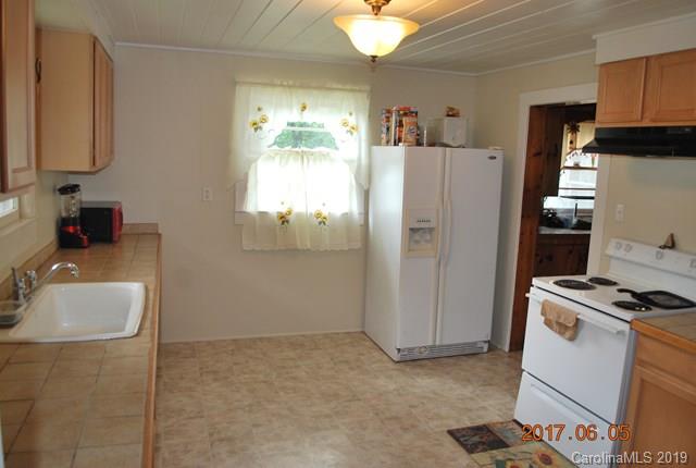 360 Spring Street Marion, NC 28752 - Photo 12 of 31