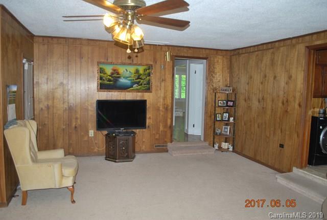 360 Spring Street Marion, NC 28752 - Photo 8 of 31