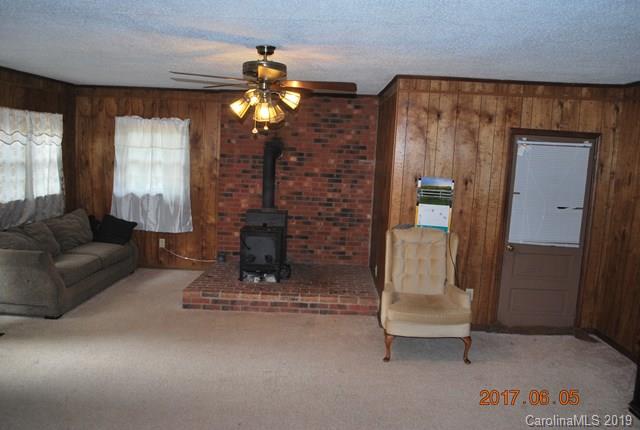 360 Spring Street Marion, NC 28752 - Photo 9 of 31