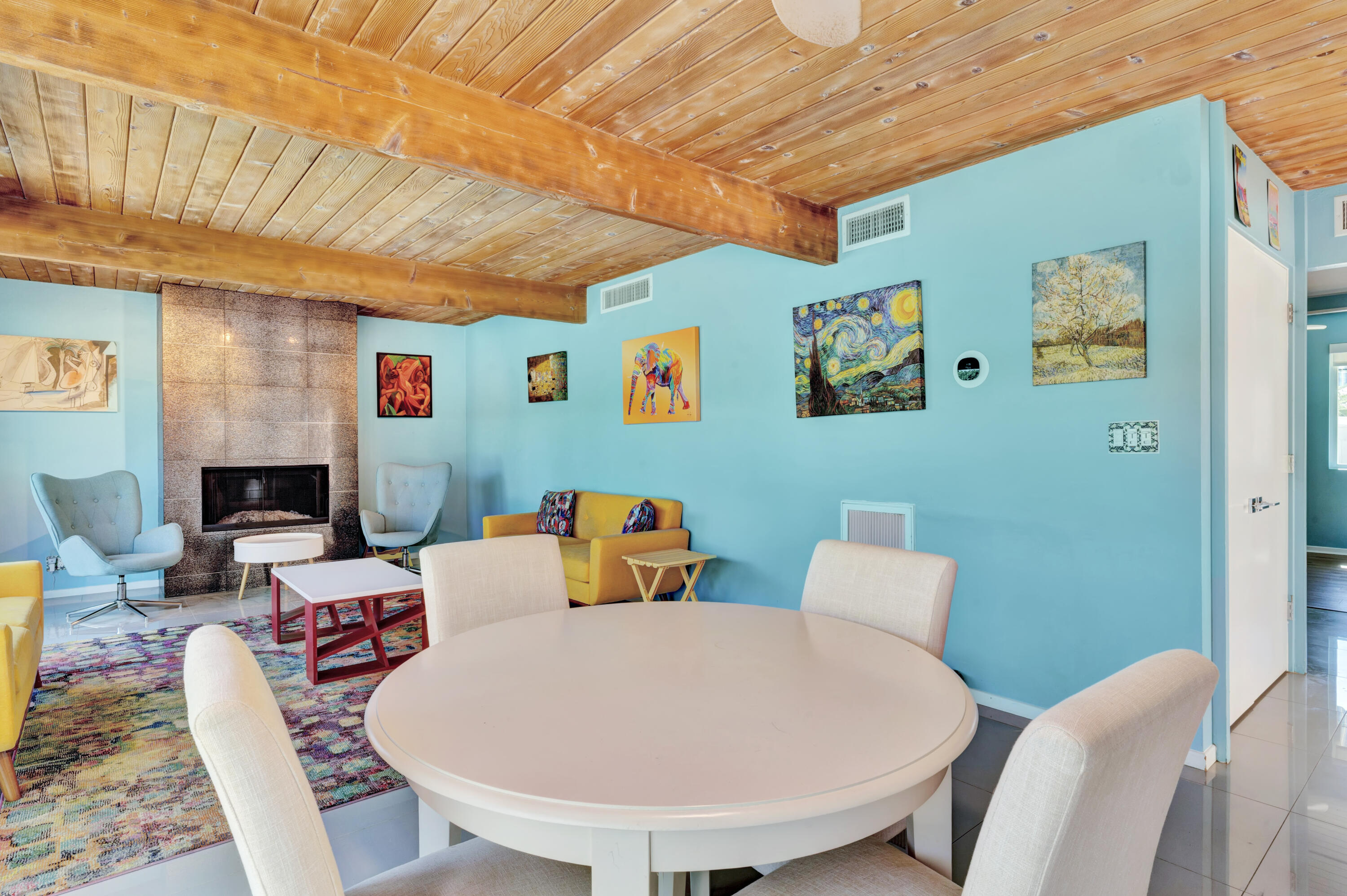 600 East Alexander Way Palm Springs, CA 92262 - Photo 5 of 43 a view of a dining room with furniture