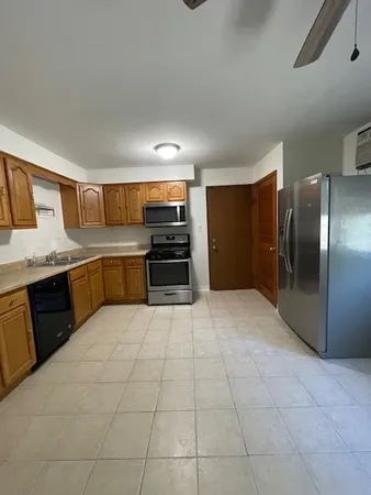 $2,100 | 14405 South Ravinia Avenue, Unit 1S, Orland Park, IL 60462