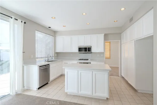 $4,600 | 12430 North Lacoste, Tustin, CA 92780