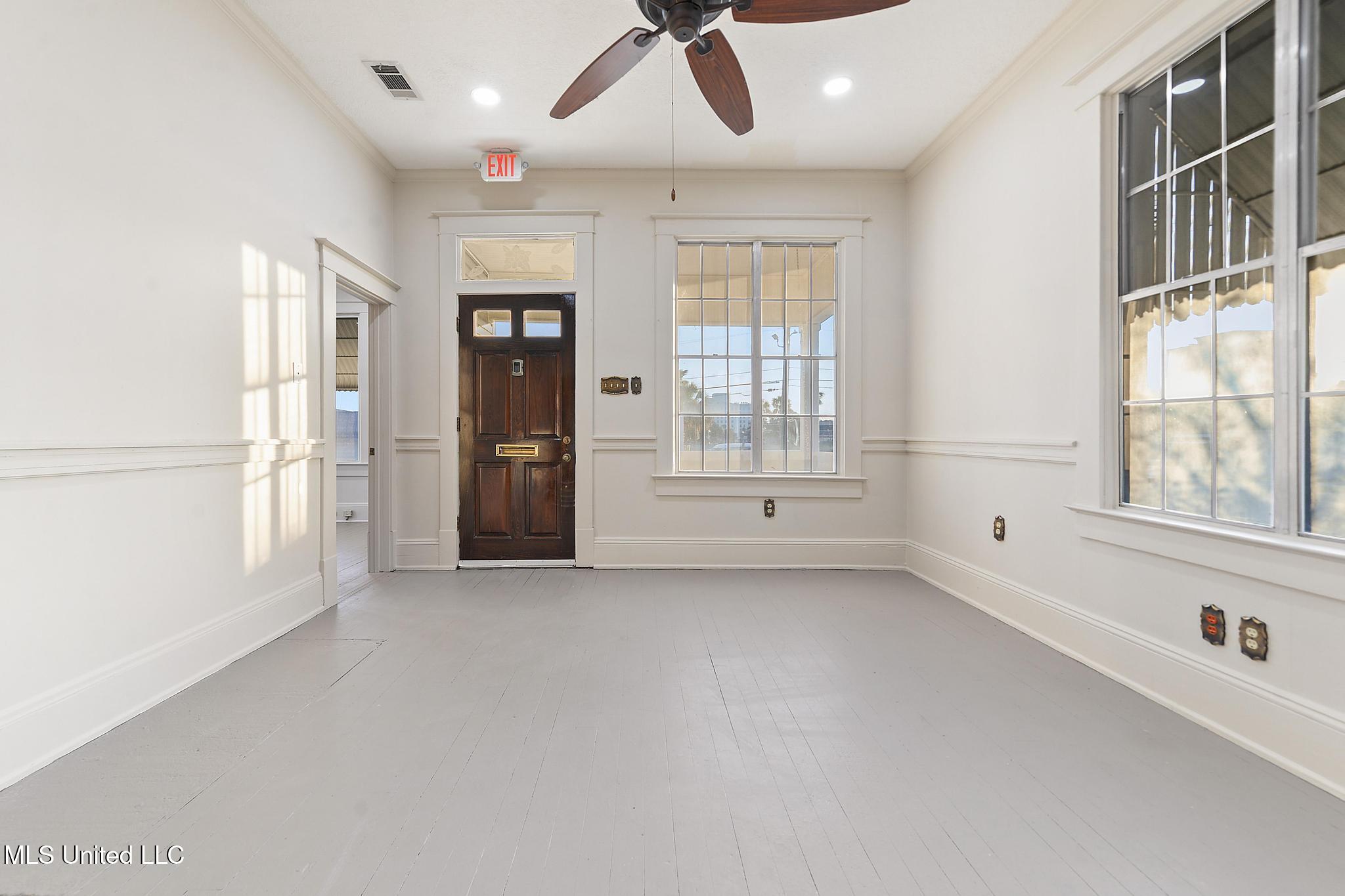 1702 23rd Avenue Gulfport, MS 39501 - Photo 4 of 23 004