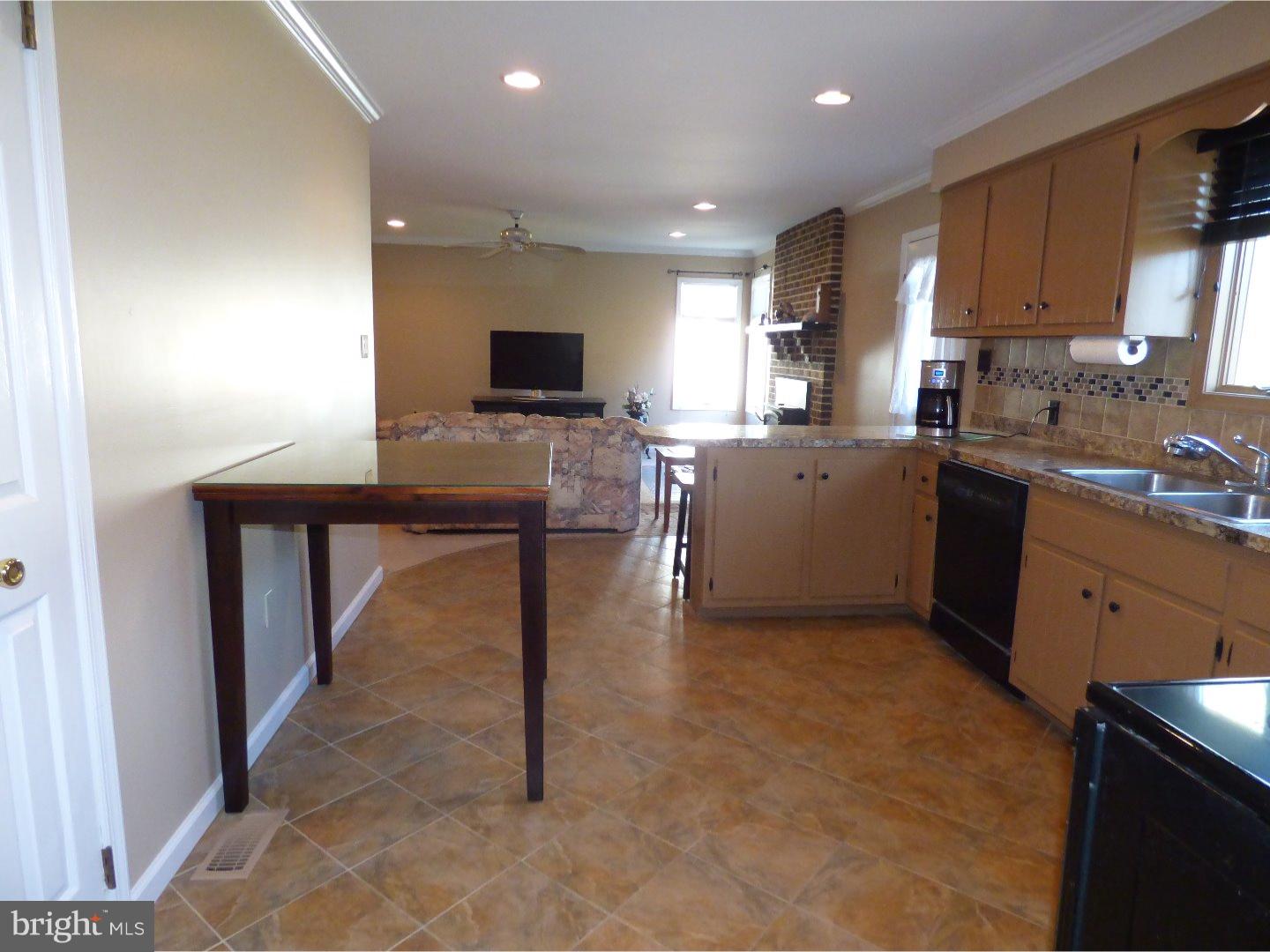 117 Madison Road Willow Grove, PA 19090 - Photo 6 of 25 Kitchen