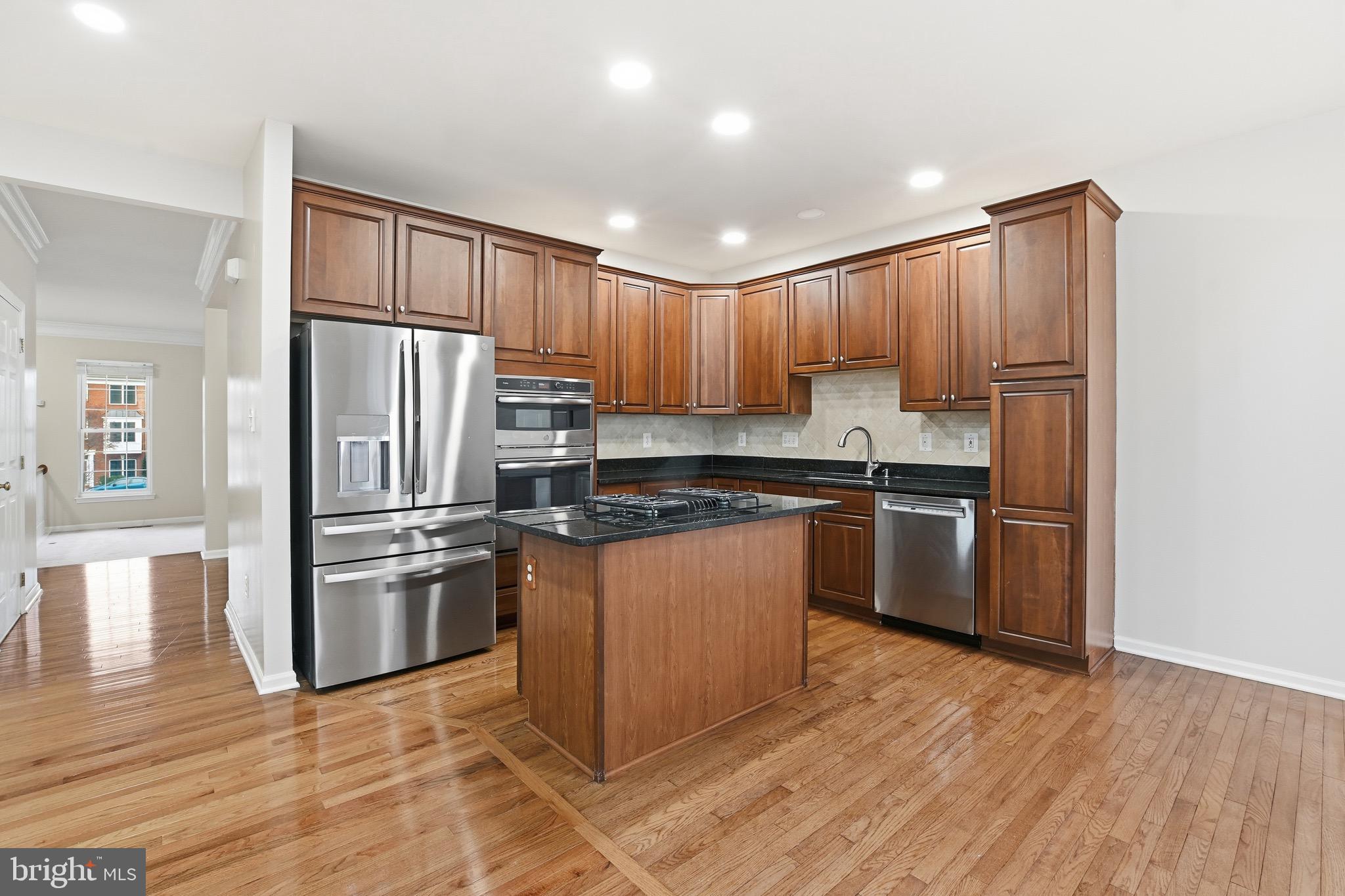 25382 Whippoorwill Terrace Chantilly, VA 20152 - Photo 20 of 46 KITCHEN