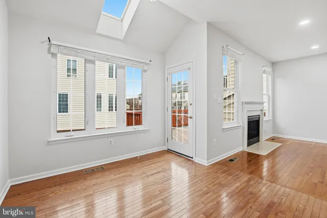 $739,950 | 25382 Whippoorwill Terrace, Chantilly, VA 20152