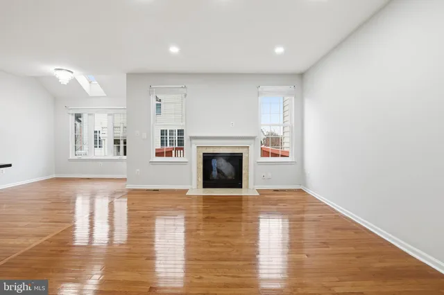 $739,950 | 25382 Whippoorwill Terrace, Chantilly, VA 20152