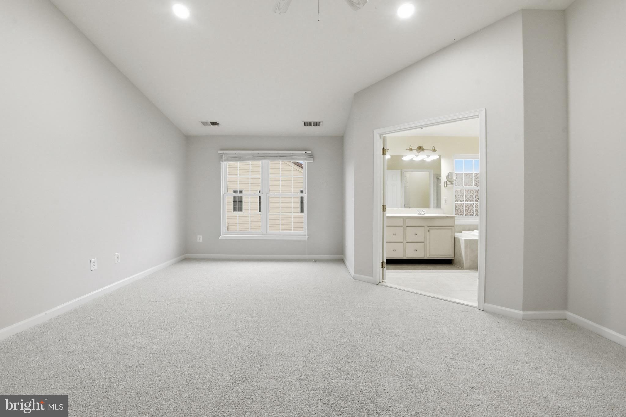 25382 Whippoorwill Terrace Chantilly, VA 20152 - Photo 46 of 46 MASTER BEDROOM