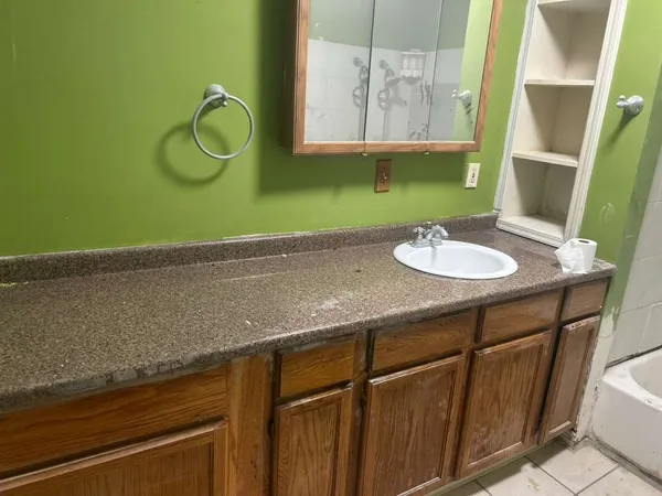 $91,900 | 18019 Lorenz Avenue, Lansing, IL 60438