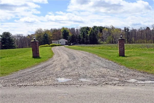 $399,900 | 186 Pine Valley Road, Catlin, NY 14872