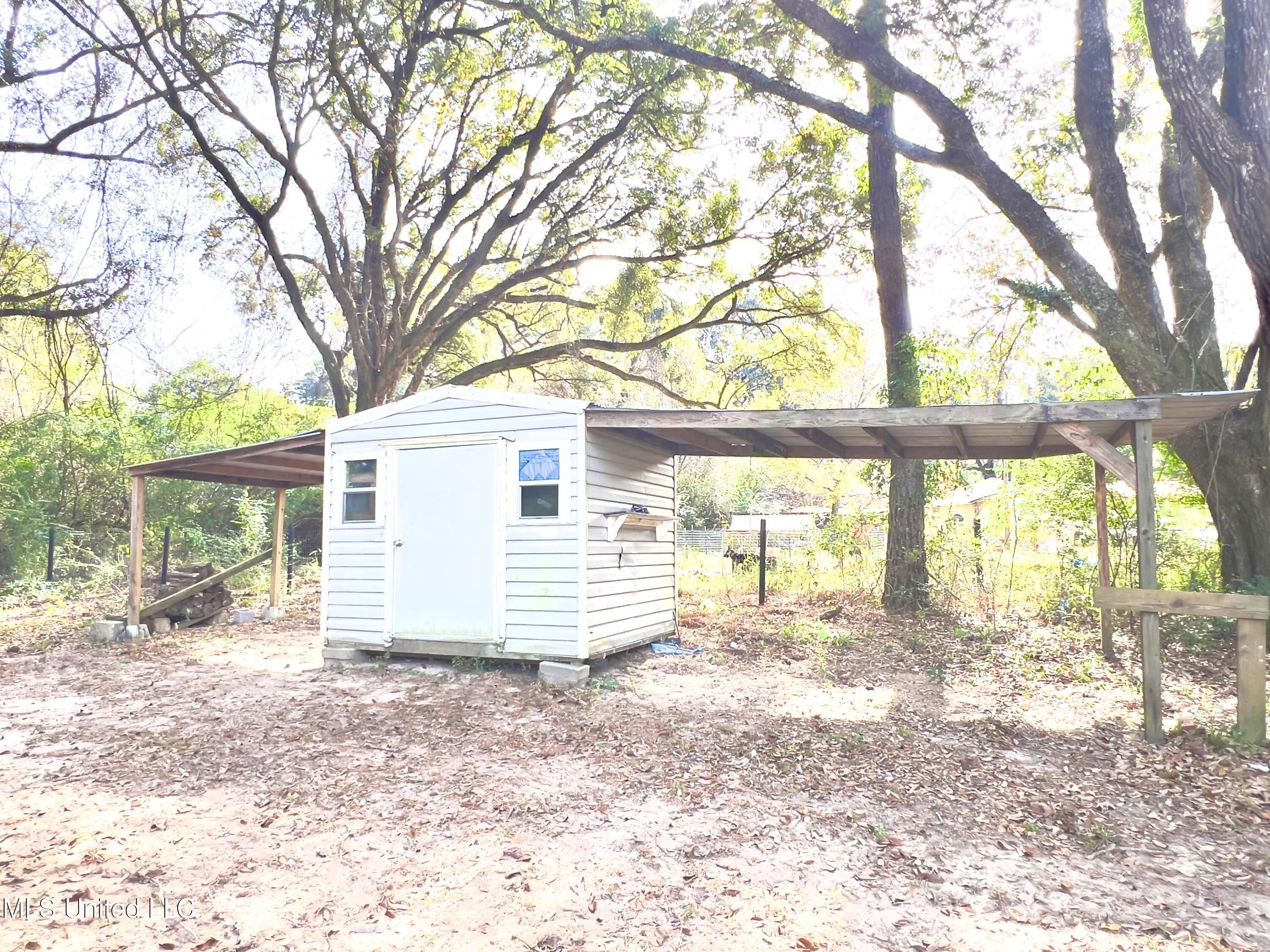 140 Lonnie Street Road Lucedale, MS 39452 - Photo 8 of 21 Storage shed