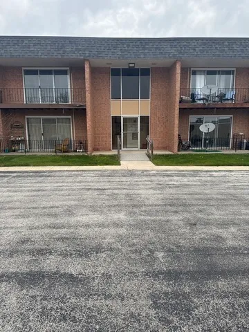 $105,999 | 18340 Cherry Creek Drive, Unit 7, Homewood, IL 60430