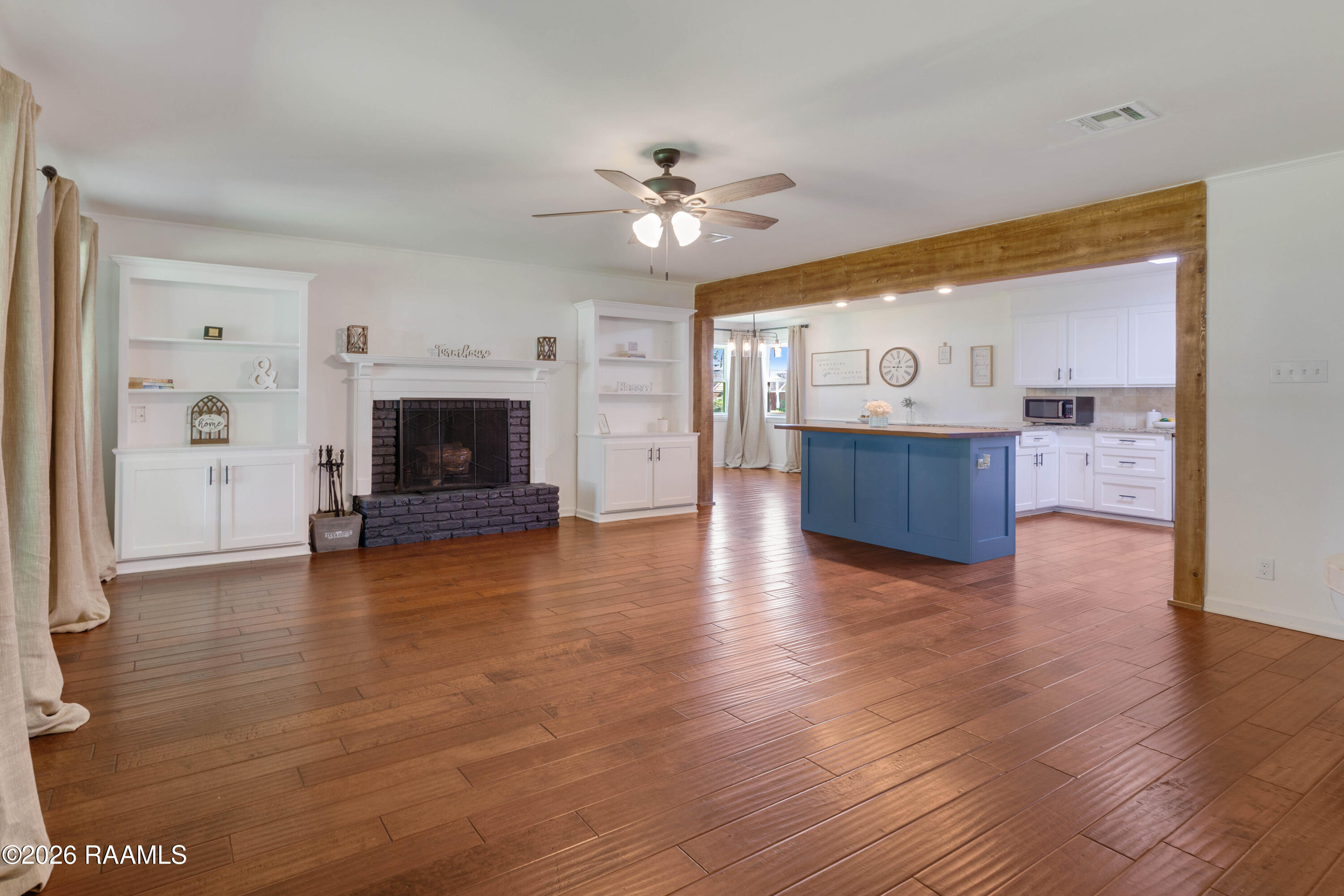 708 Kyle Landry Road New Iberia, LA 70563 - Photo 10 of 30 Living Room