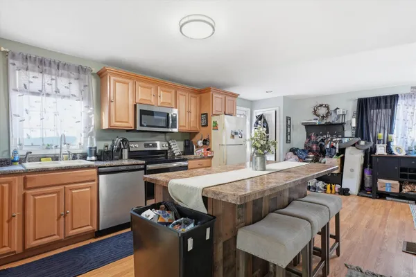 $350,000 | 19 Erskine Street, Manchester, NH 03104