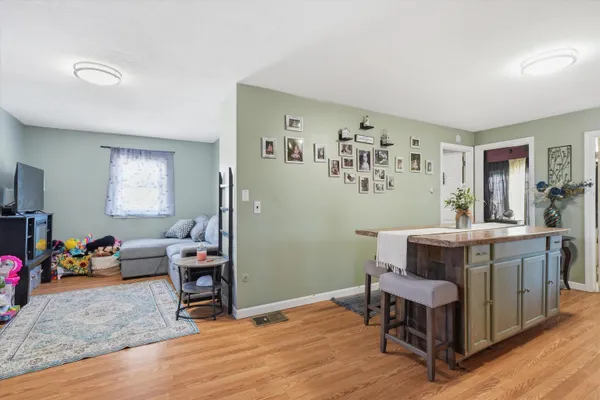 $350,000 | 19 Erskine Street, Manchester, NH 03104