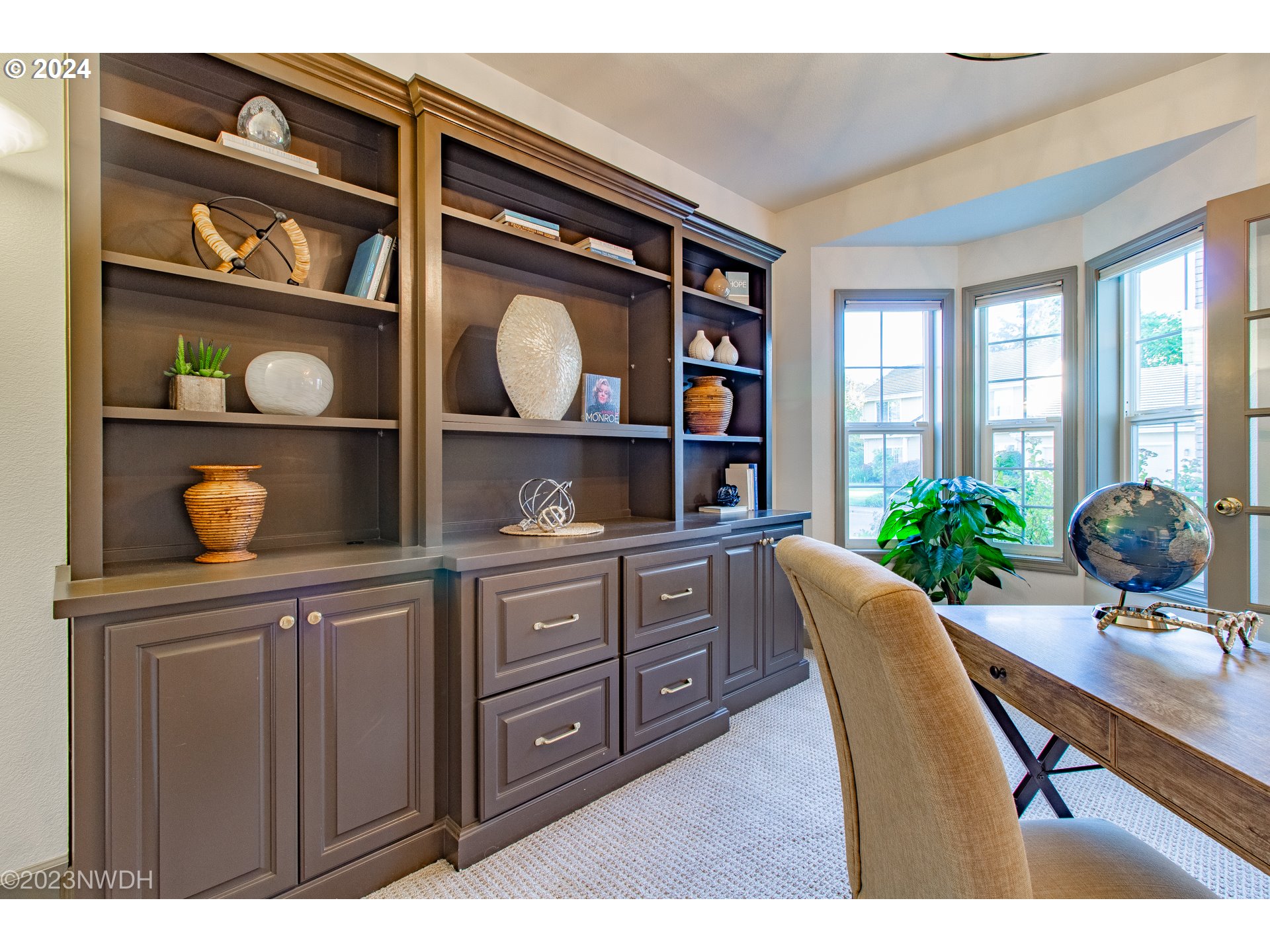3435 Hampton Way Eugene, OR 97401 - Photo 11 of 46 a view of a dining room with chairs and dining room