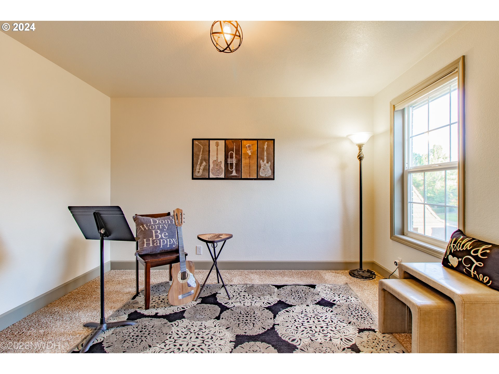 3435 Hampton Way Eugene, OR 97401 - Photo 37 of 46 a living room with a couch and a table