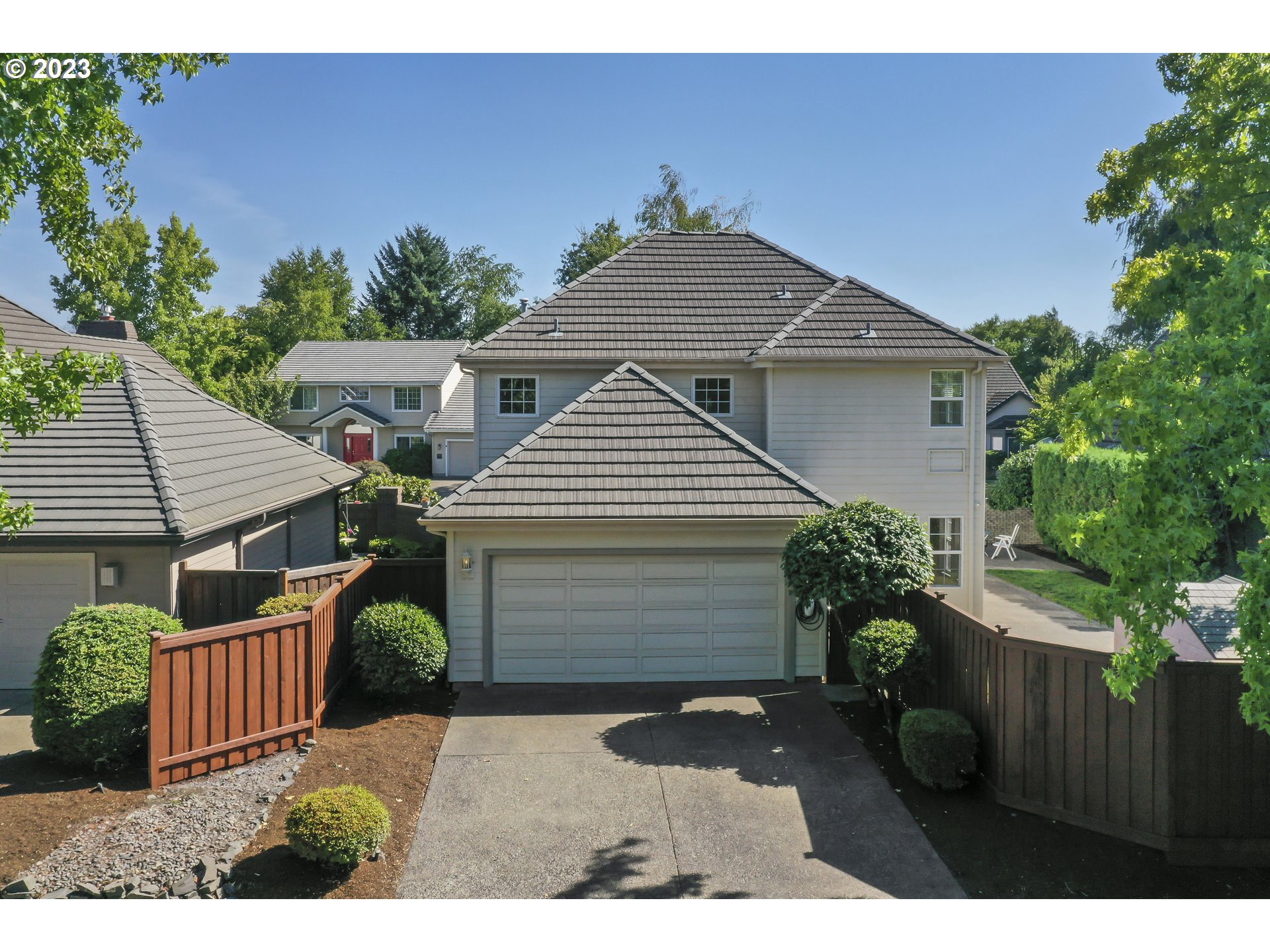 3435 Hampton Way Eugene, OR 97401 - Photo 44 of 46 a view of a house with a yard