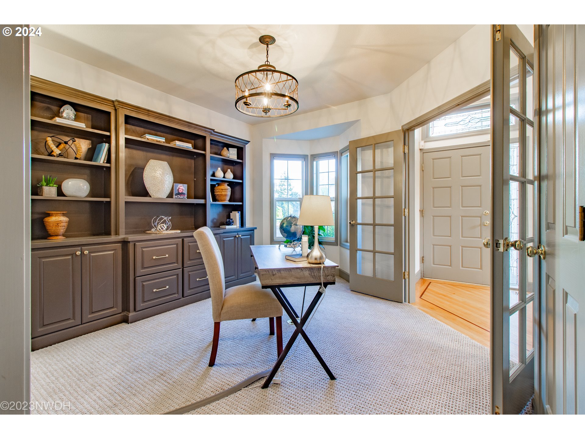 3435 Hampton Way Eugene, OR 97401 - Photo 10 of 46 a workspace with furniture and window