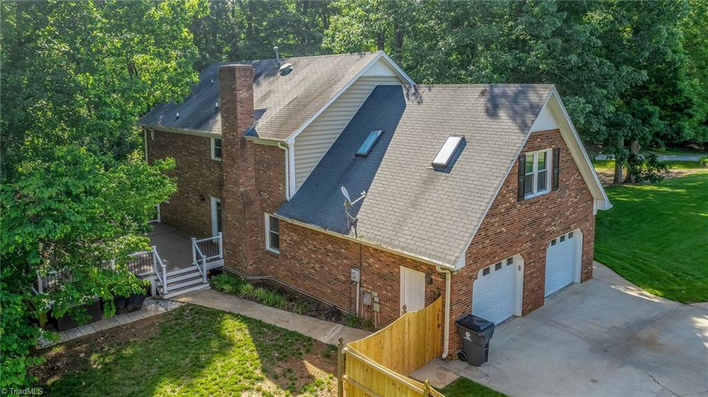 7702 Knollcrest Drive Oak Ridge, NC 27310 - Photo 3 of 29
