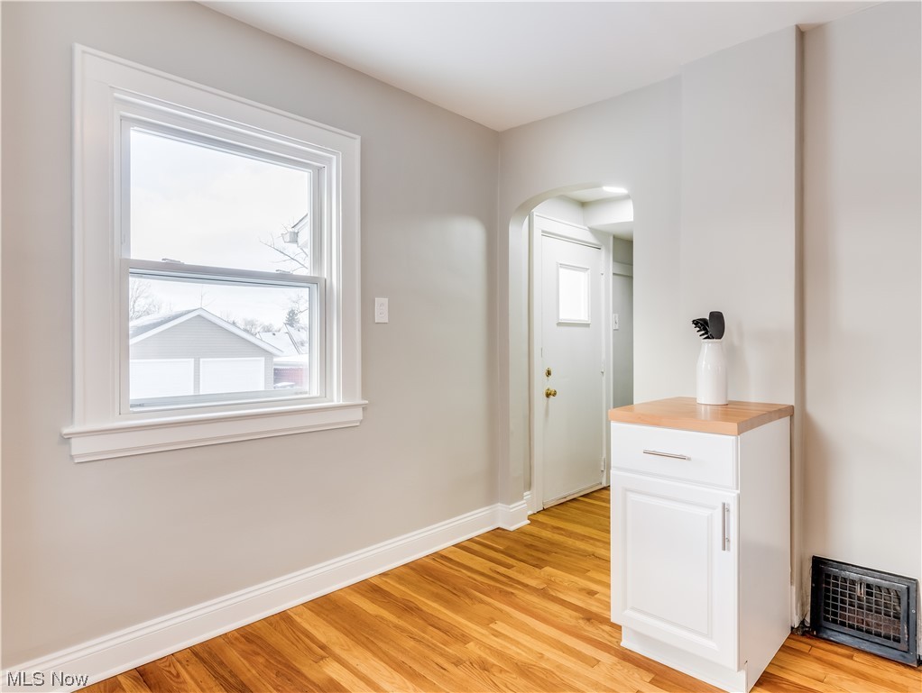 672 Brittain Road Akron, OH 44305 - Photo 15 of 24 Gallery Image 15