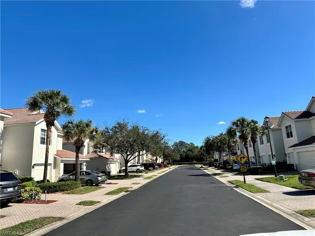 $2,100 | 860 Hampton Circle, Unit 165, Naples, FL 34105