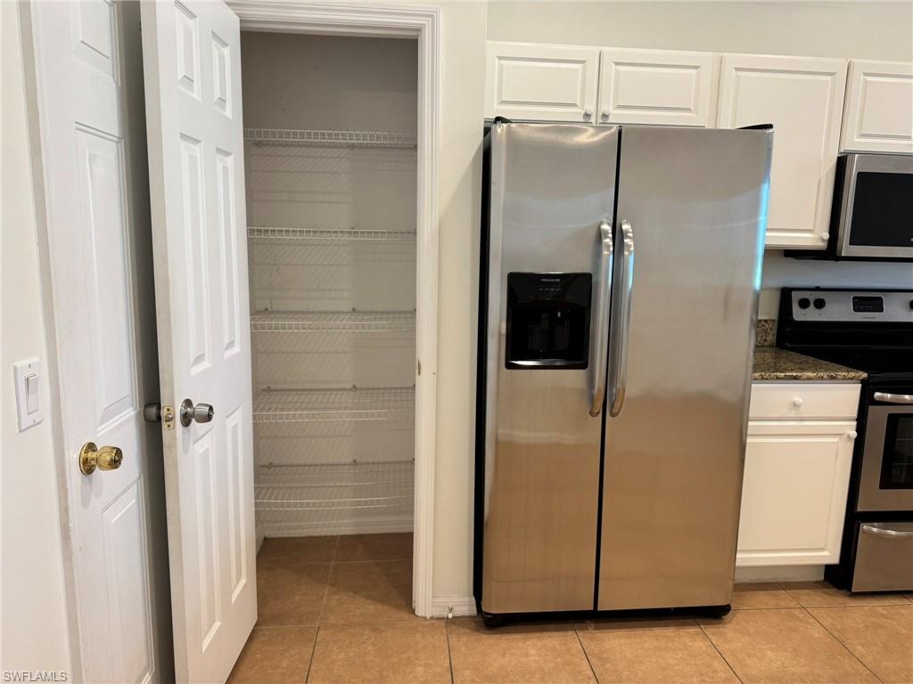 860 Hampton Circle, Unit 165 Naples, FL 34105 - Photo 4 of 38