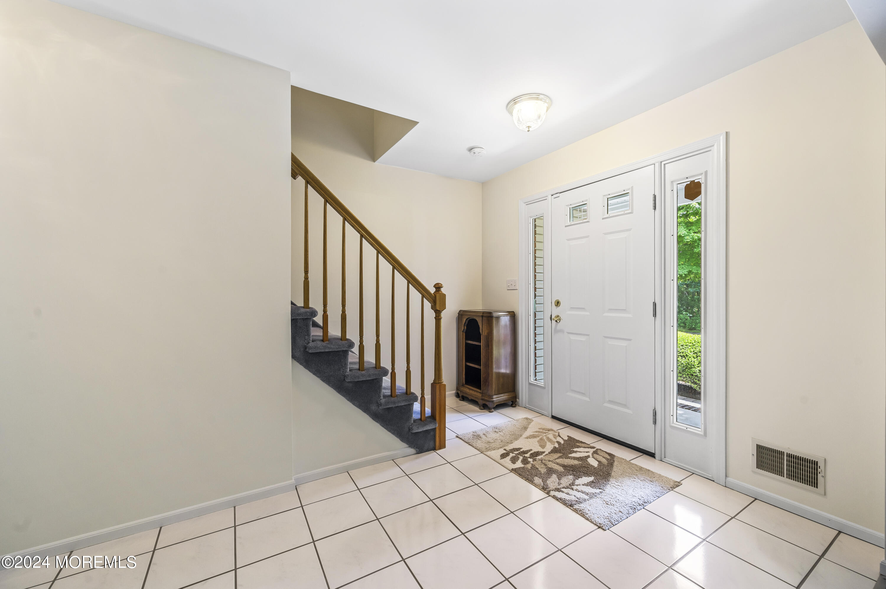 280 East Bird Village Road Jackson, NJ 08527 - Photo 36 of 69 Foyer 2