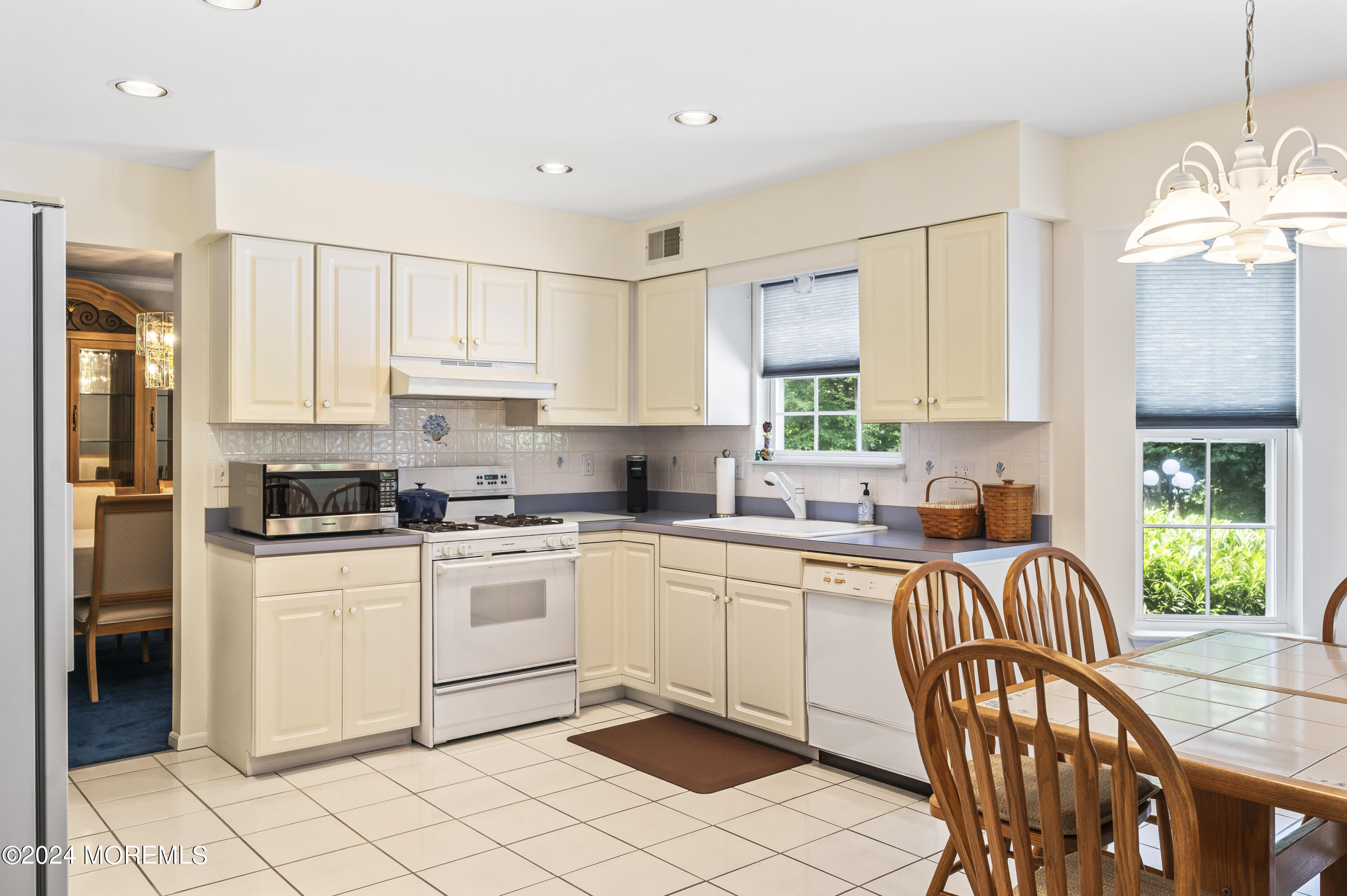 280 East Bird Village Road Jackson, NJ 08527 - Photo 41 of 69 Kitchen 2