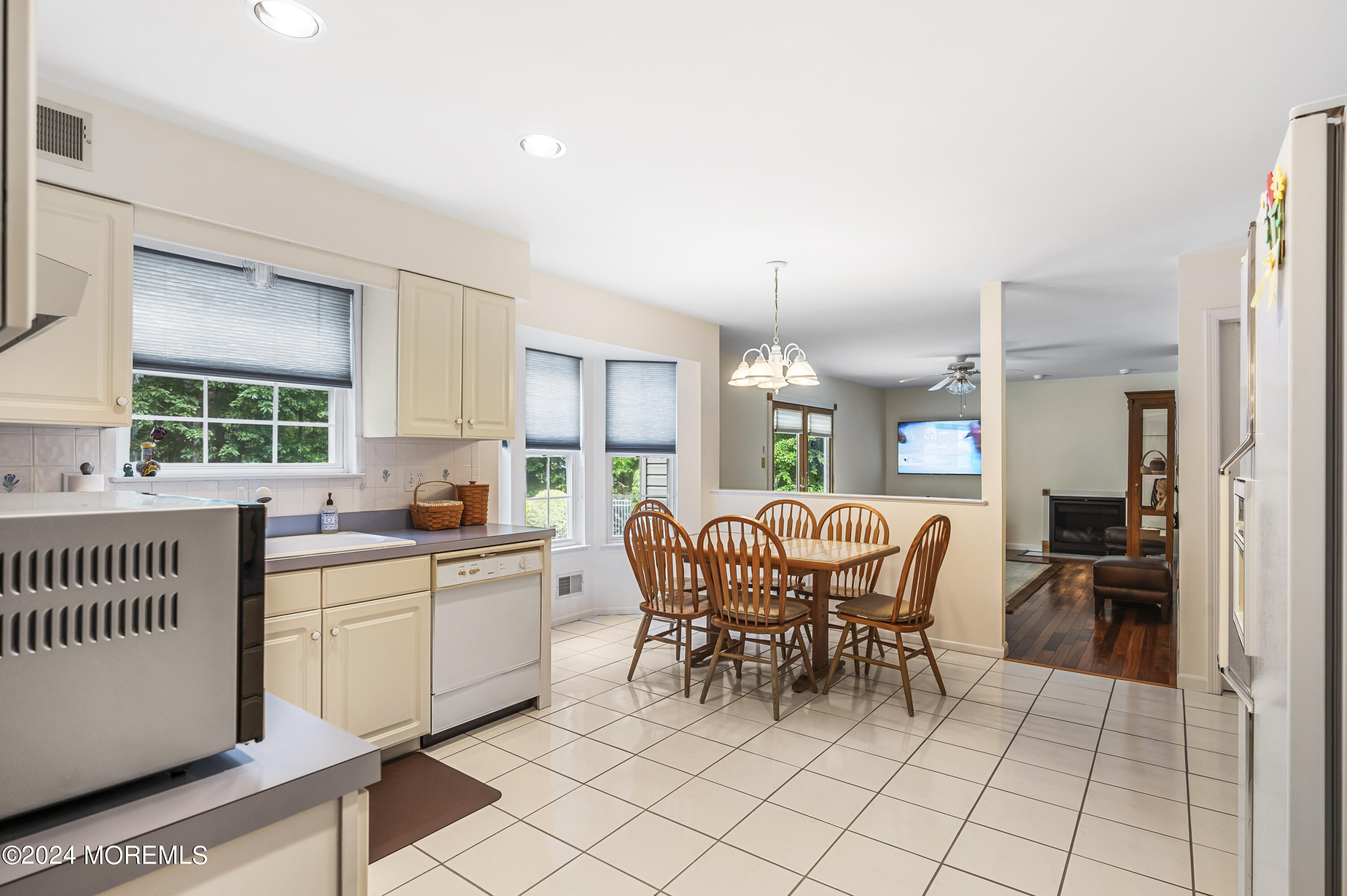 280 East Bird Village Road Jackson, NJ 08527 - Photo 44 of 69 Kitchen 4