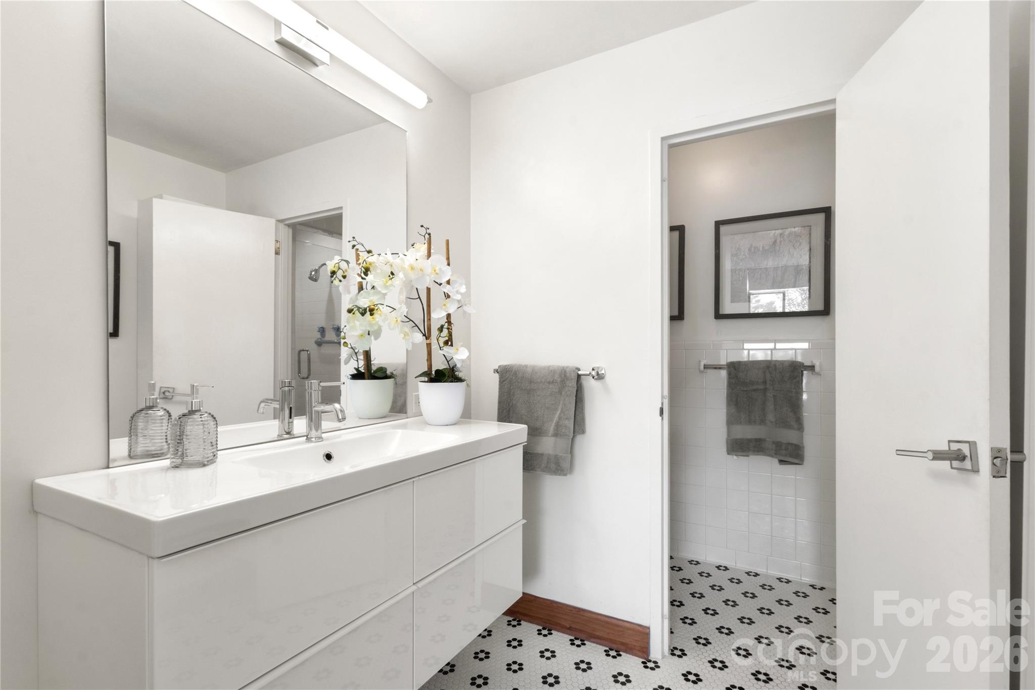 1300 Queens Road, Unit 309 Charlotte, NC 28207 - Photo 14 of 29