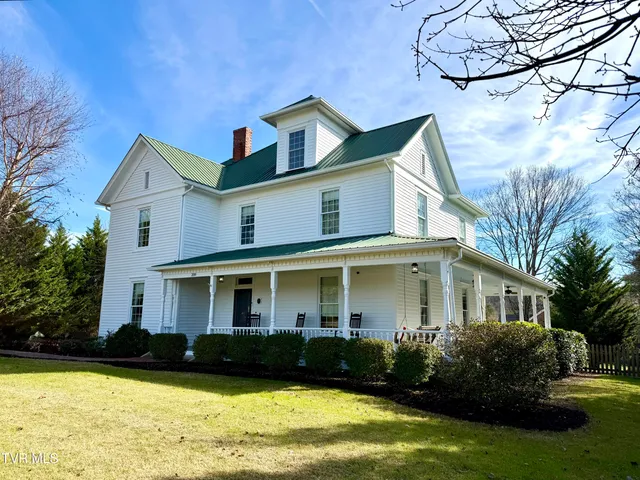 $668,000 | 208 Main Street, Piney Flats, TN 37686