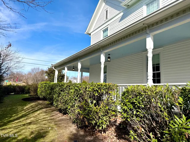 $668,000 | 208 Main Street, Piney Flats, TN 37686