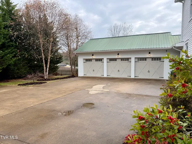 $668,000 | 208 Main Street, Piney Flats, TN 37686