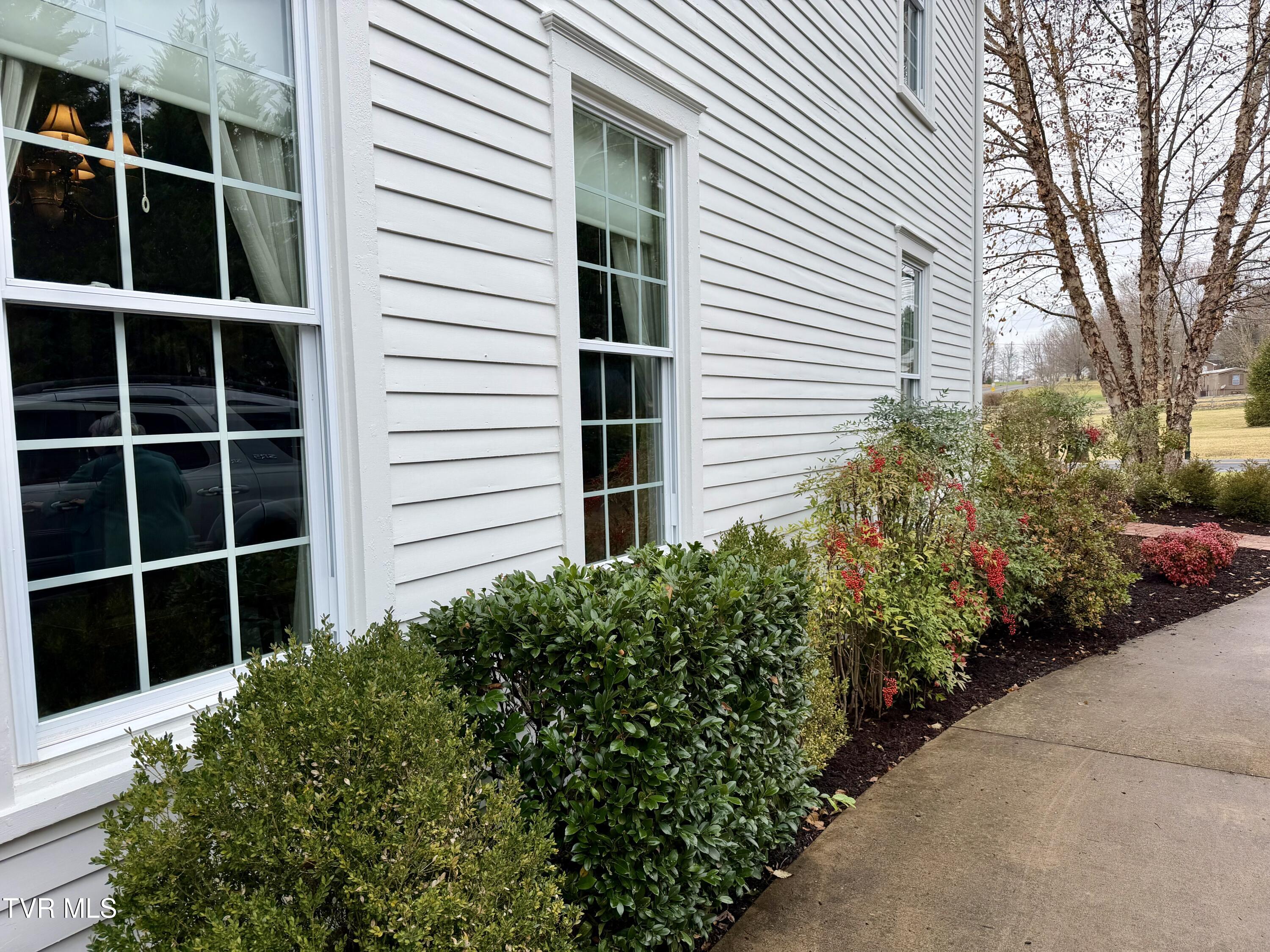 208 Main Street Piney Flats, TN 37686 - Photo 32 of 81 IMG_0341