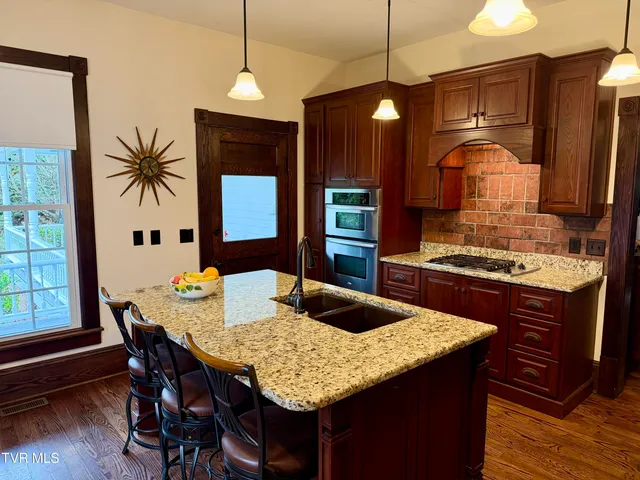 $668,000 | 208 Main Street, Piney Flats, TN 37686