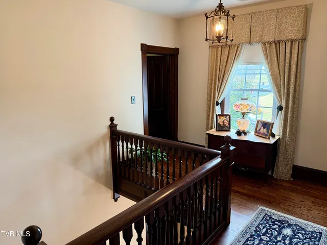 $668,000 | 208 Main Street, Piney Flats, TN 37686