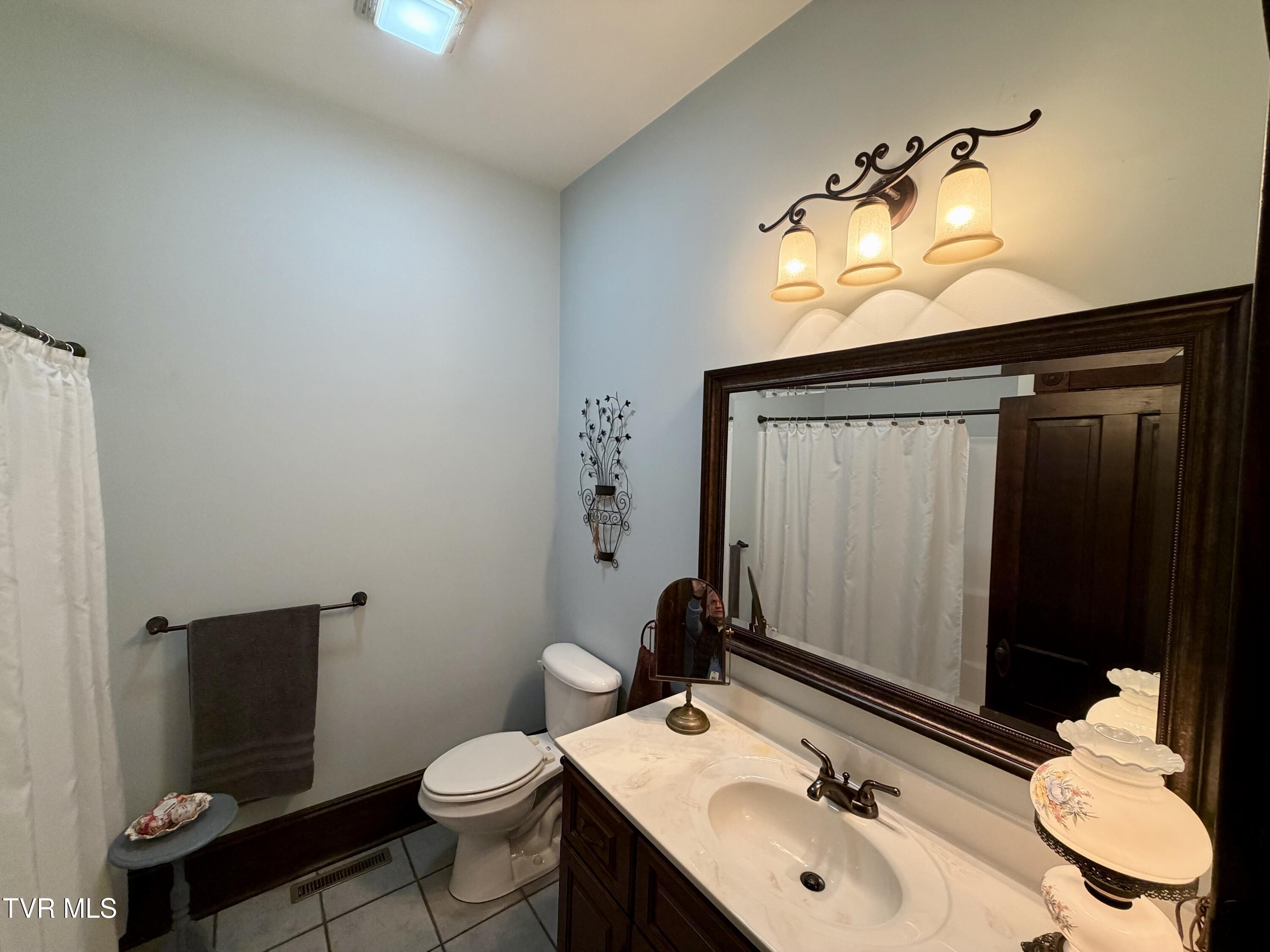 208 Main Street Piney Flats, TN 37686 - Photo 63 of 81 IMG_0287 2