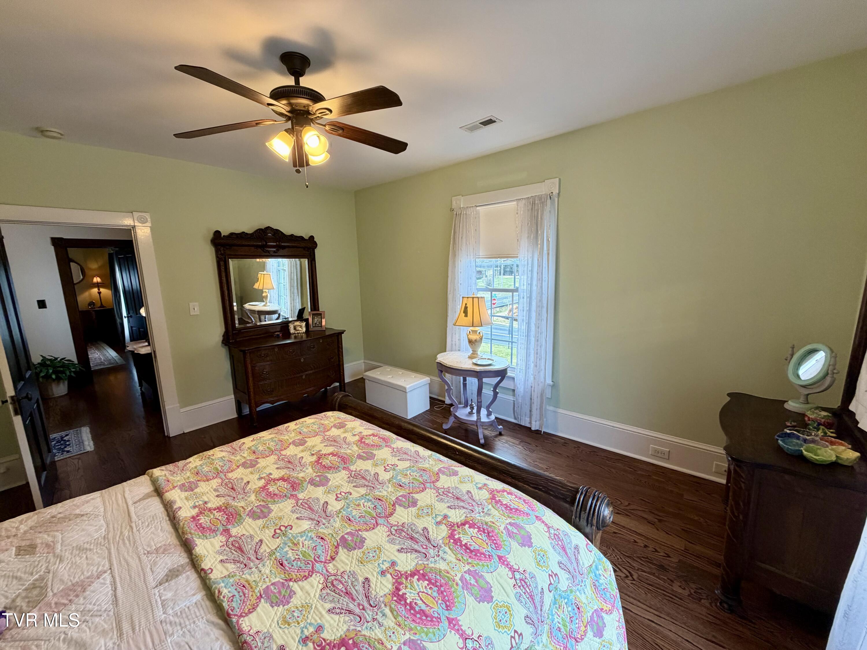 208 Main Street Piney Flats, TN 37686 - Photo 70 of 81 IMG_0313