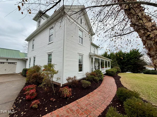 $668,000 | 208 Main Street, Piney Flats, TN 37686