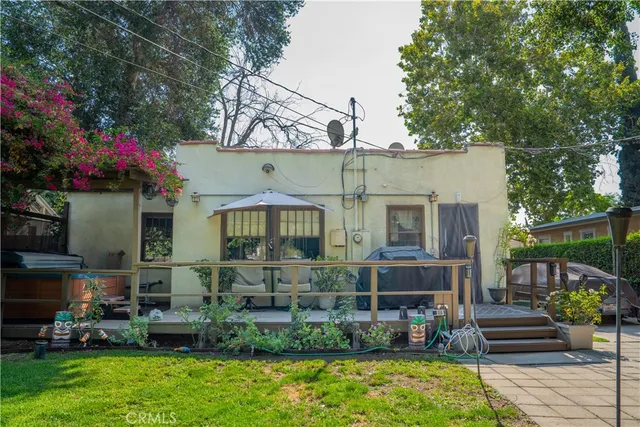 a view of outdoor space yard and patio