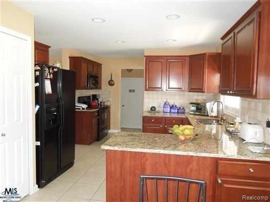 865 Fieldstone Court Rochester, MI 48309 - Photo 5 of 27 5.JPG