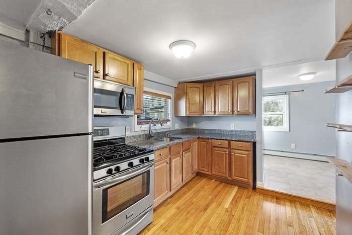 14 R Spring Street, Unit 3 Gloucester, MA 01930 - Photo 5 of 14