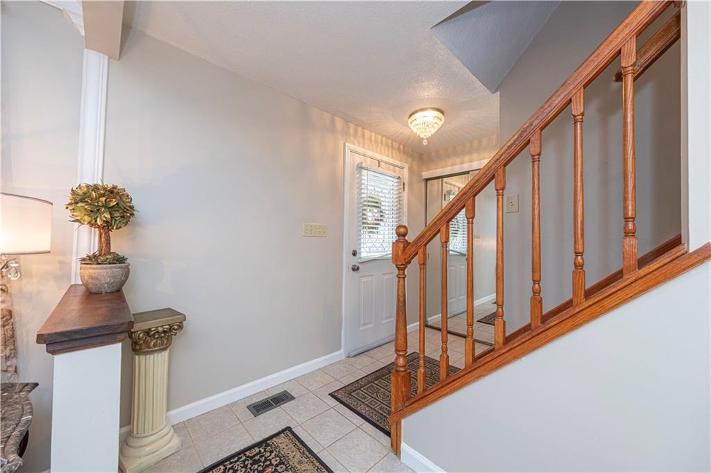 2174 Ramsey Road Monroeville, PA 15146 - Photo 5 of 44 a view of entryway