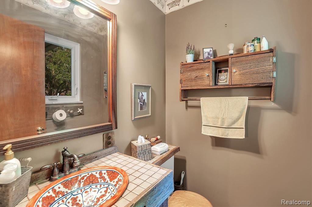 2081 Byron Road Howell, MI 48855 - Photo 13 of 41 Gallery Image 13