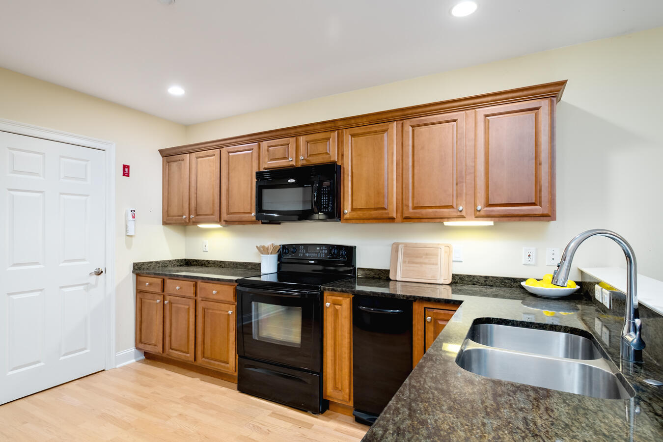 100 Shepard's Cove Road, Unit H205 Kittery, ME 03904 - Photo 10 of 40 205H Shepards Cove WEB 09