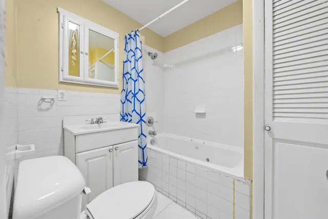 $1,900 | 143 West 3rd Street, Unit 2, Bayonne, NJ 07002